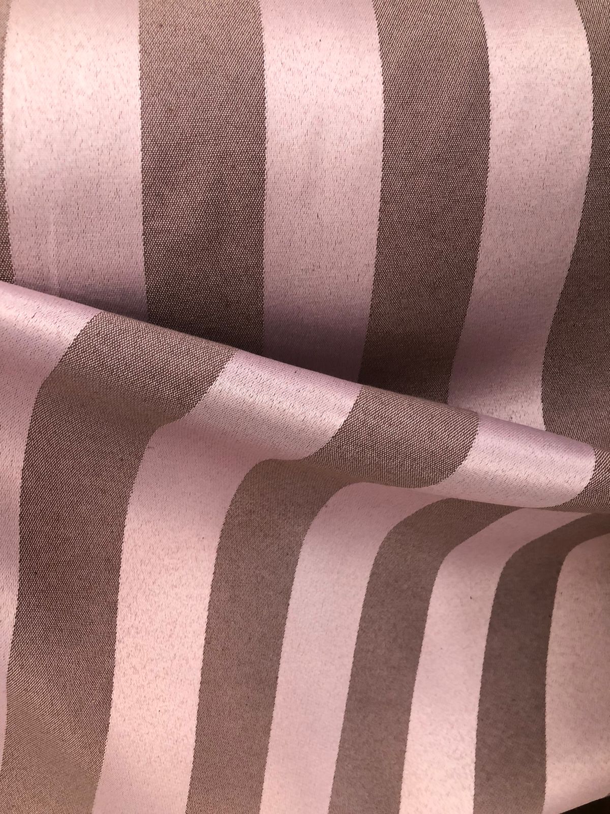 Tecido para Decoração Jacquard Rosê e Marrom Listrado