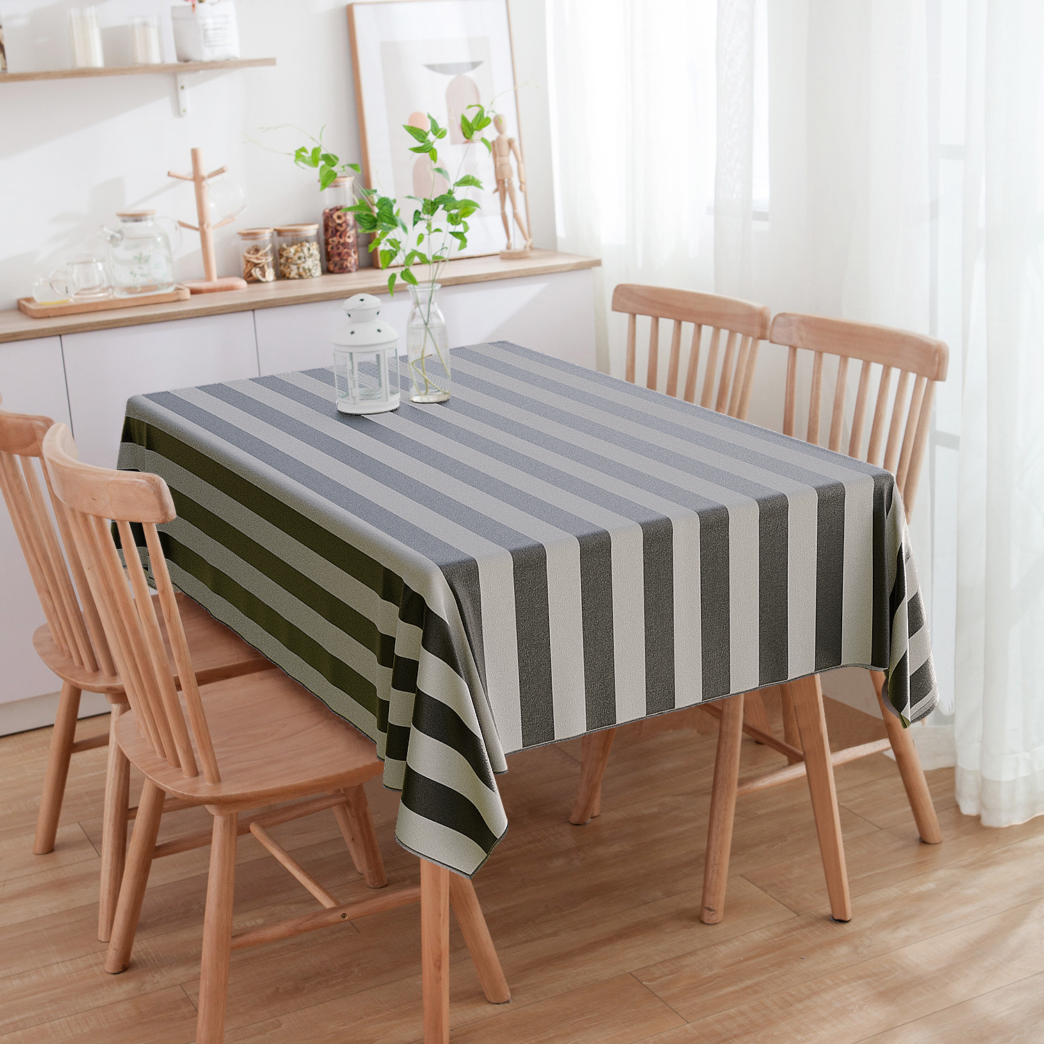 Toalha de Mesa Quadrada Jacquard Listrado Preto e Crú 2.20m x 2.20m