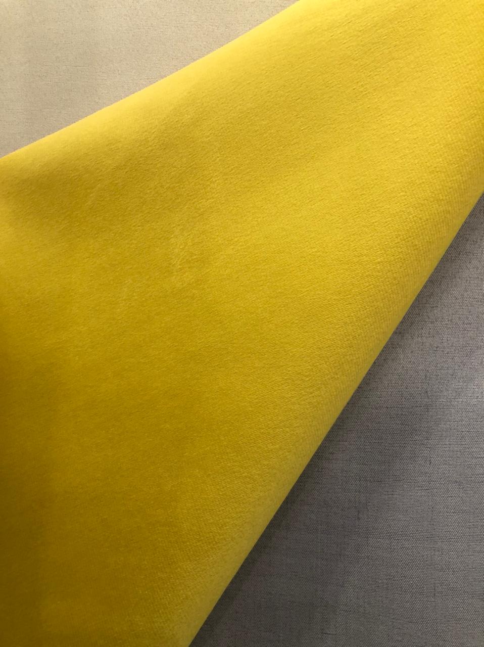 Tecido para Tapeçaria Veludo Amarelo - 1,40m Largura