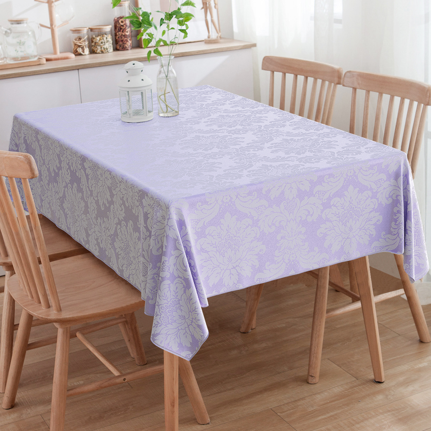 Toalha De Mesa Retangular 6 Lugares Medalhão Lilás E Crú