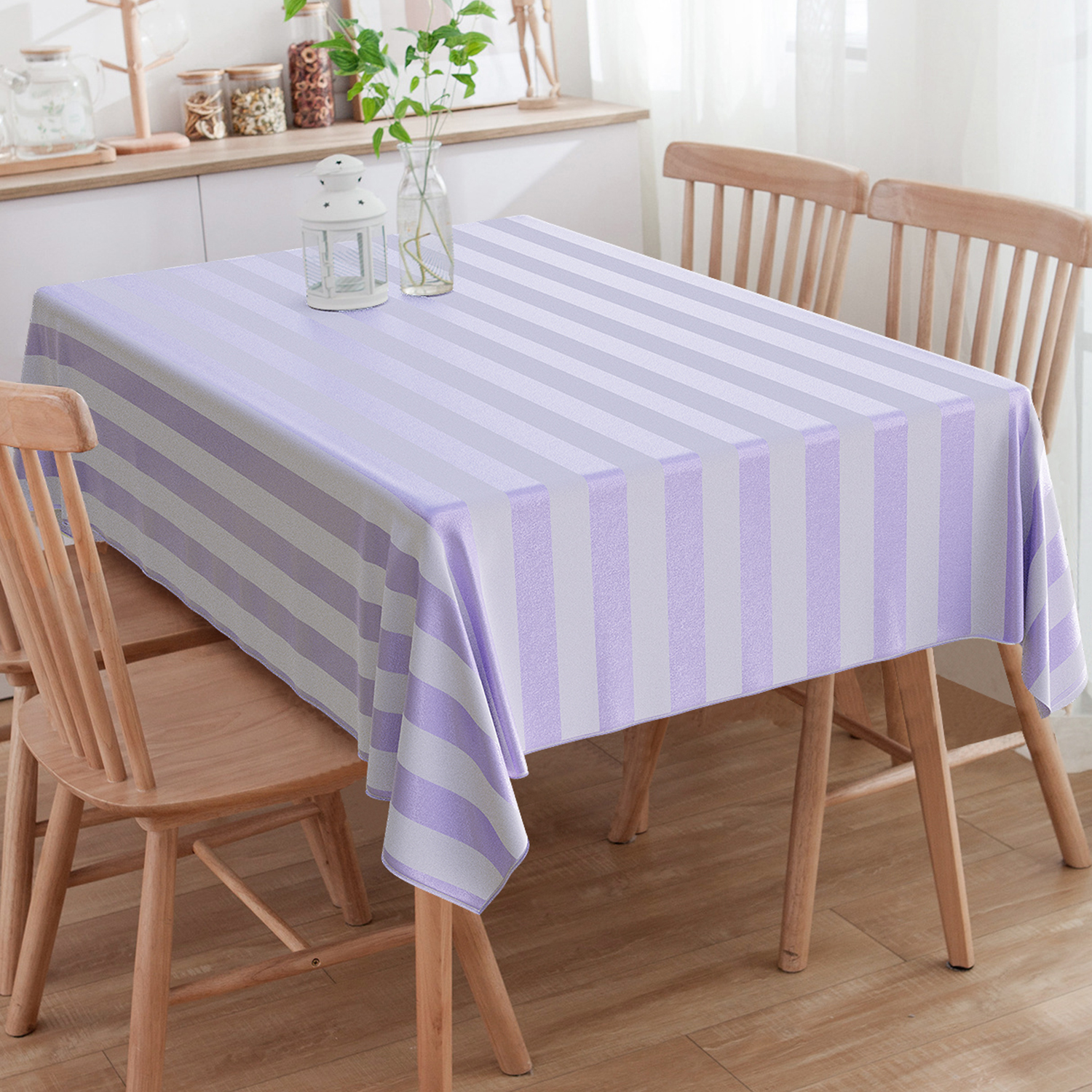 Toalha De Mesa Retangular Listrado Lilás E Crú 6 Lugares