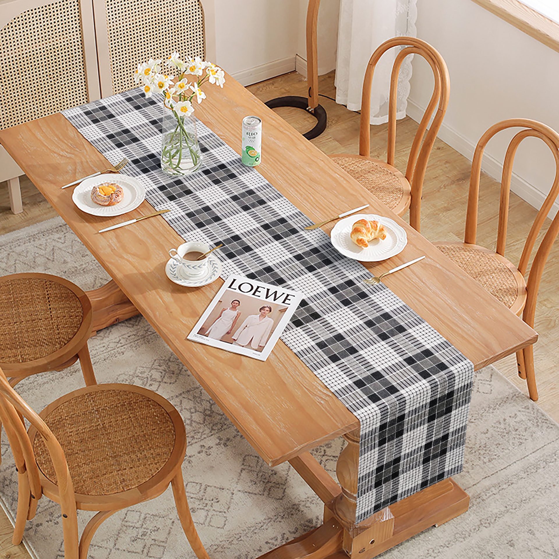 Trilho de Mesa em Linho Xadrez Preto 6 Lugares