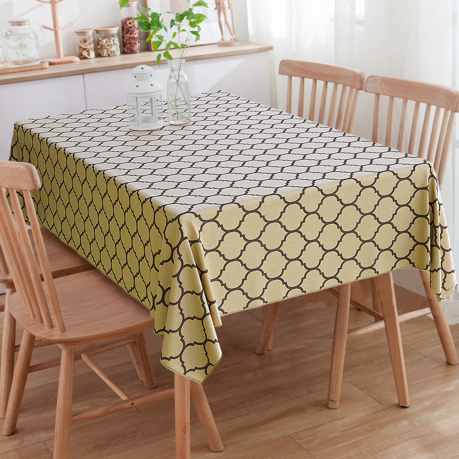 Toalha de Mesa Quadrada Colméia Preto e Dourado 2.20m x 2.20m