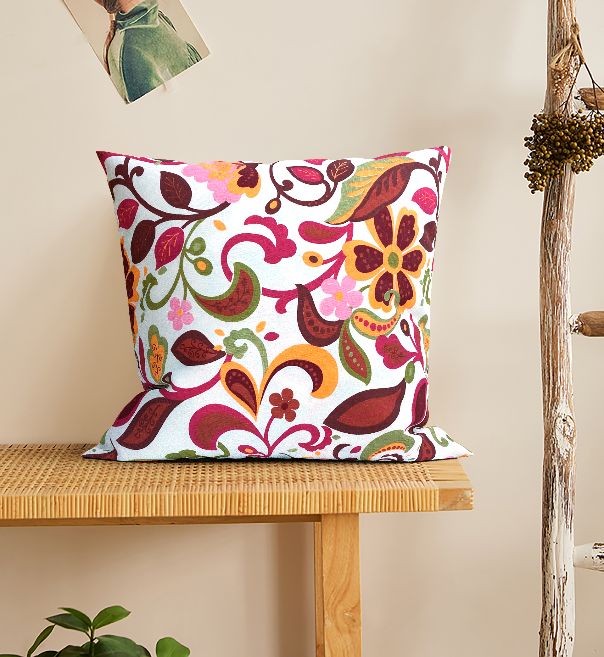 Capa para Almofada Jacquard Estampado Floral Colorido Vermelho