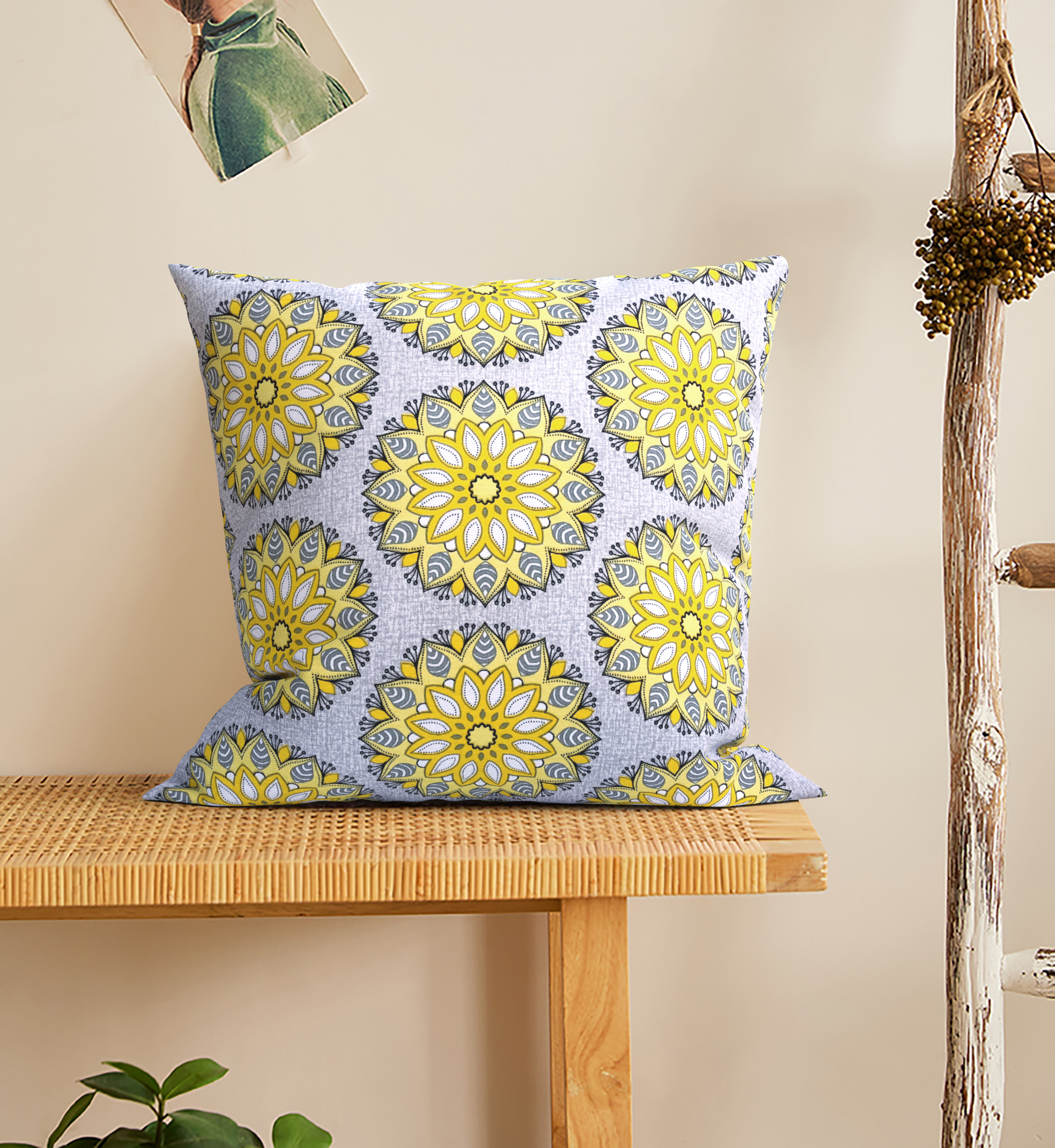 Capa para Almofada Impermeável Mandala Amarelo e Cinza 45x45cm